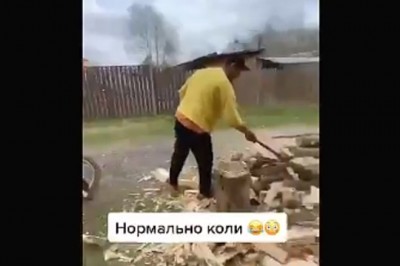 Pechowe rąbanie drewna. Dała się mocno zaskoczyć