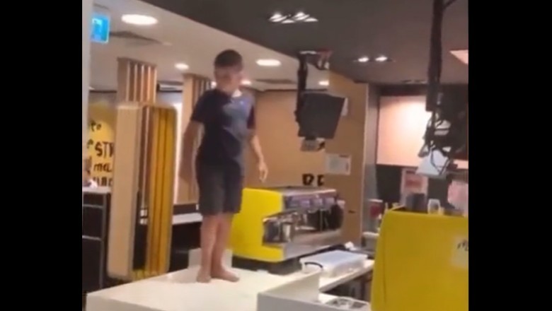 Awanturujący się dzieciak dostaje szybką lekcję w McDonald’s