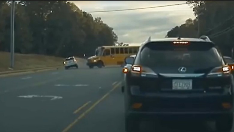 Kiedy tak bardzo Ci się spieszy, że powodujesz wypadek ze szkolnym autobusem