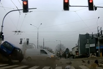 Tak się kończy wjazd na czerwonym świetle na skrzyżowaniu - Lublin