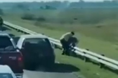 Rozmontowali barierki na autostradzie, aby z niej zjechać