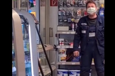 Sprzedawca na stacji benzynowej mocno wkręcił kumpla z pracy