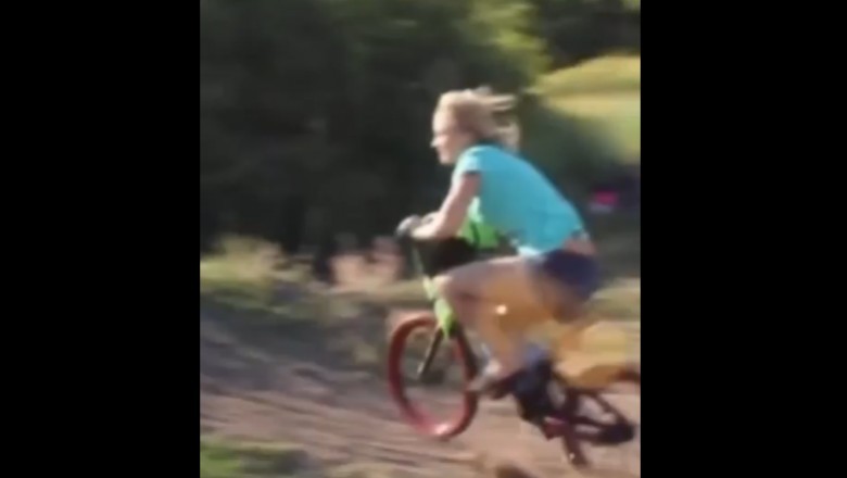 Dziewczyna na BMX i jej hardcorowy lot do wody