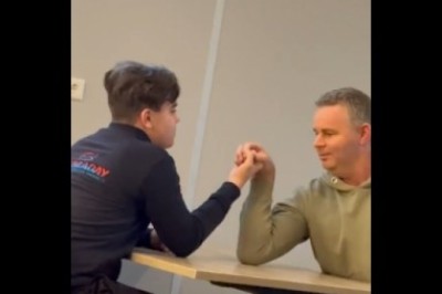 Młody niczego nie podejrzewał i dał się zrobić na ten żart