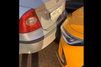 Nawalony kierowca taksówki i jego nieudana ucieczka