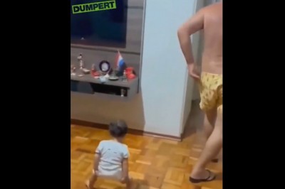 Młody pokazuje jak jego dziadek chodzi. Wyszło perfekcyjnie