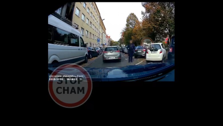 Policjant wymyślił sobie przepisy i zatrzymywał kierowców. Nagranie z Kielc