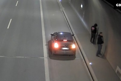 Dwóch ziomków dało „popis” w tunelu na S7. GDDKiA postanowiła opublikować nagranie