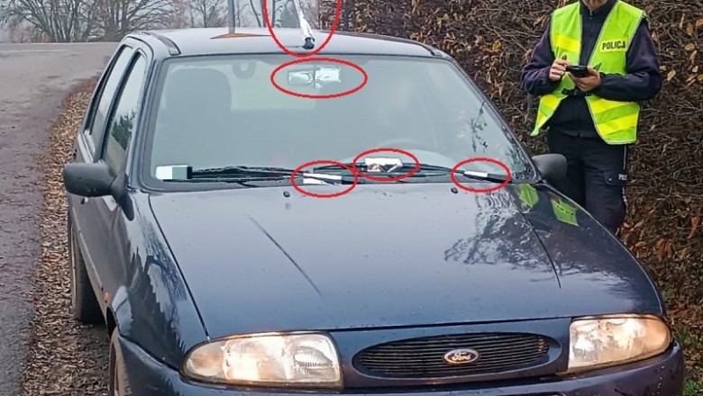 Obkleił auto folią aluminiową, żeby chronić je przed „medium samochodowym”. Policja miała inne zdanie