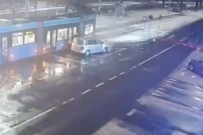 Policja opublikowała nagranie z dzisiejszego porwania i zderzenia z tramwajem we Wrocławiu