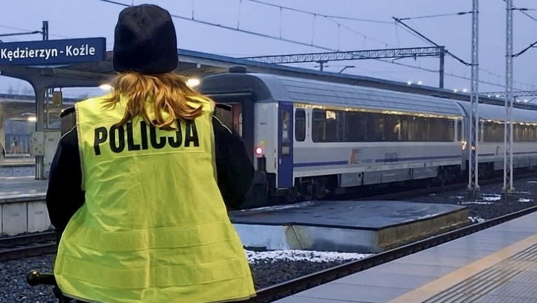 15-letni Czech zasnął w pociągu i obudził się po polskiej stronie granicy. Pomogła mu policja z Kędzierzyna-Koźla