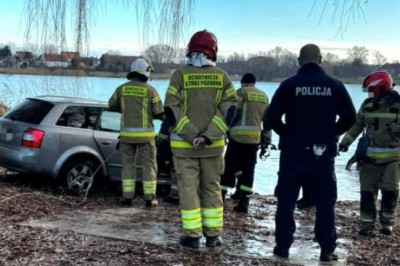 Wjechał do jeziora kiedy flirtował z dziewczyną. Na miejscu interweniował WOPR