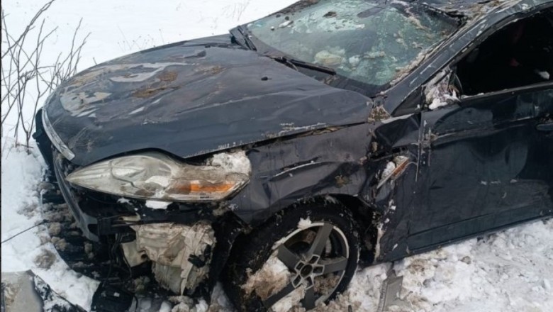 Nietypowa interwencja pod Lwówkiem Śląskim: ciągnął auto… na dachu po pijackiej jeździe