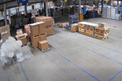 Prokuratura udostępniła nagranie z początku ogromnego pożaru hali pod Poznaniem