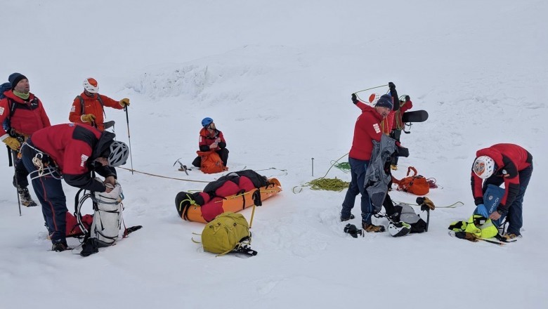 Snowboardzista chciał zjechać z Rysów. TOPR ruszył na pomoc, ale śmigłowiec nie mógł wystartować