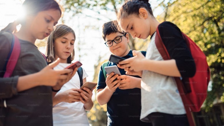 Polacy chcą social mediów od 16. roku życia. Jest nowy sondaż