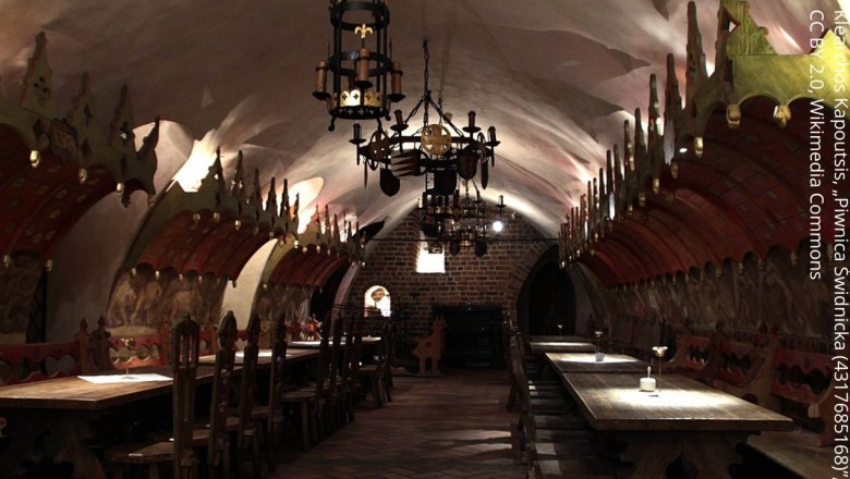 Piwnica Świdnicka - średniowieczna restauracja pod wrocławskim Ratuszem, w której nie wolno było kląć ani grać w karty