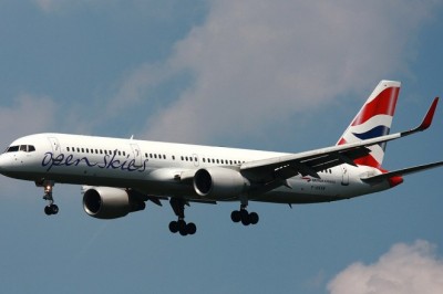 Załoga British Airways zjadła żelki z THC, które dostali od jednego z pasażerów. Troje stewardów trafiło do szpitala w Los Angeles