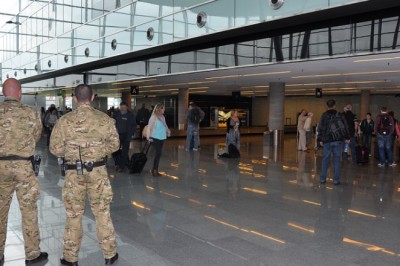 Żart o bombie na lotnisku we Wrocławiu. Zamiast urlopu - inne all inclusive: 100 dni za kratkami