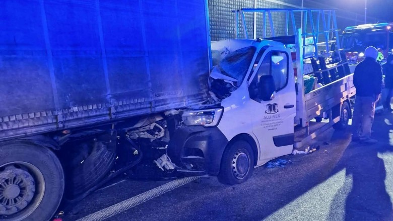 Przez 2 km ciągnął TIRem busa wbitego w naczepę na autostradzie A2
