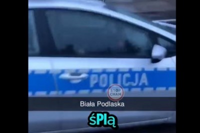 Policjanci przyłapani na spaniu w radiowozie? Opublikował nagranie z Bielska-Białej