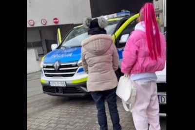 Ledwo stały na nogach i wyzywały kierowcę. Szybko zmiękły gdy przyjechała policja