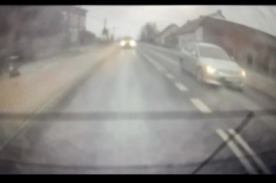 Nie spodziewał się, że nagranie trafi na policję. Cwaniak z Hyundaia zgarnął 53 punkty.