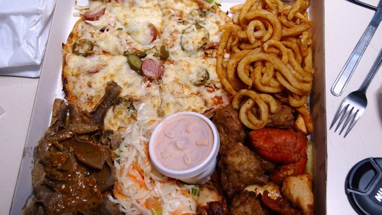 Munchy box - szkocki fast food, który mieści pół baru w jednym pudełku