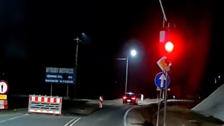 Szybka lekcja dla cwaniaka z BMW, który wjechał na czerwony. Myślał, że się uda