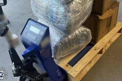 Szok podczas rozładunku w firmie. W kartonach była marihuana za 2,5 mln zł zamiast części do produkcji